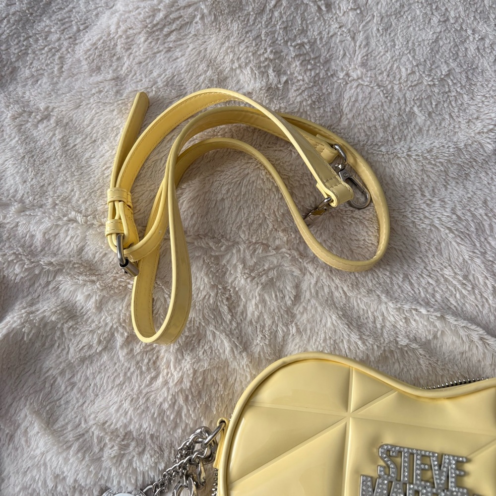 Steve Madden Heart Crossbody Bag Bundle | Pastel Yellow | Includes Free Gift - Picture 7 of 9